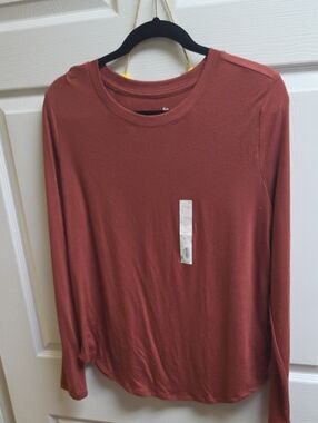 SO Women's Long-Sleeve Crewneck Top - Rust